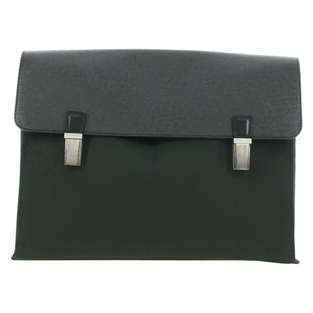 Louis Vuitton Taiga Saratov GM Shoulder Bag Black